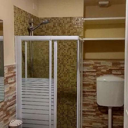 לינה וארוחת בוקר Le Rondini Di San Donato 3*