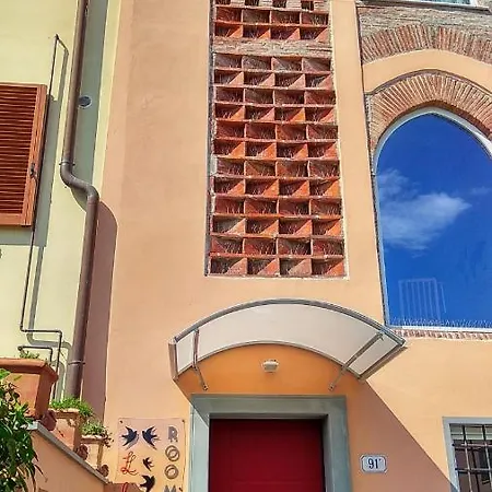 לינה וארוחת בוקר Le Rondini Di San Donato לוקה