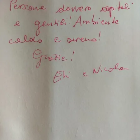 לינה וארוחת בוקר Le Rondini Di San Donato לוקה