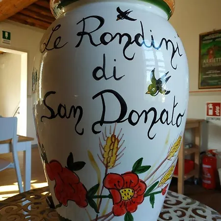 Le Rondini Di San Donato לינה וארוחת בוקר 3*