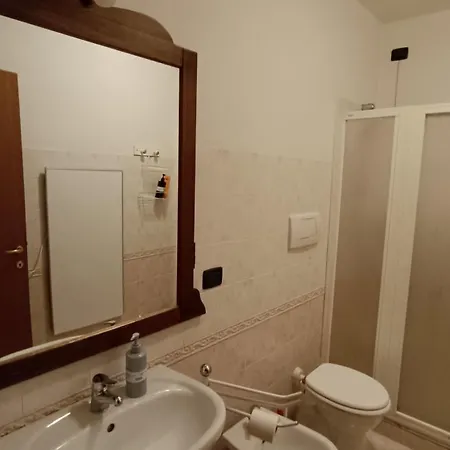 Le Rondini Di San Donato לינה וארוחת בוקר לוקה